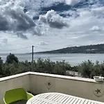 Apartment Seafront Rododafni Loft *