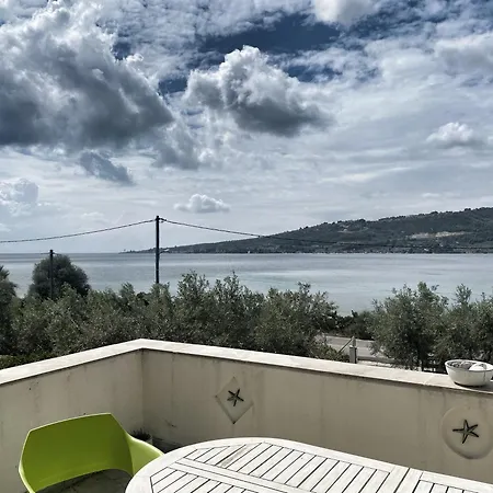 Apartment Seafront Rododafni Loft *