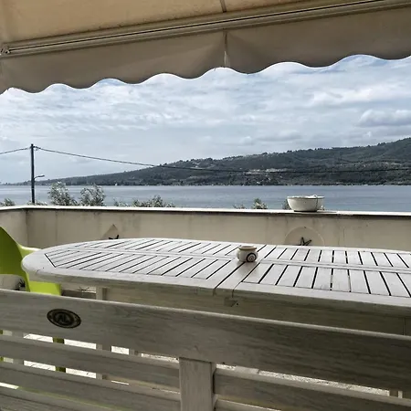 Apartment Seafront Rododafni Loft